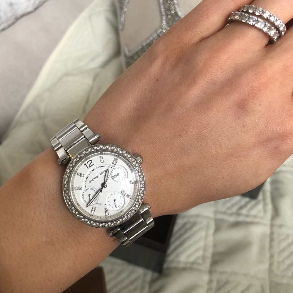 Authentic Michael Kors watch w/ case & extra links